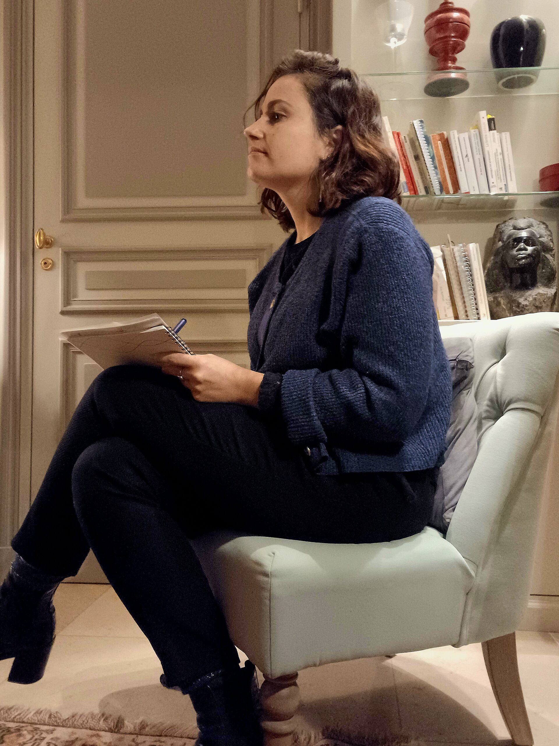 Soulager les douleurs chroniques et les symptomes psychosomatiques grâce à l’hypnose et l’EMDR à Paris 7 ou en visio